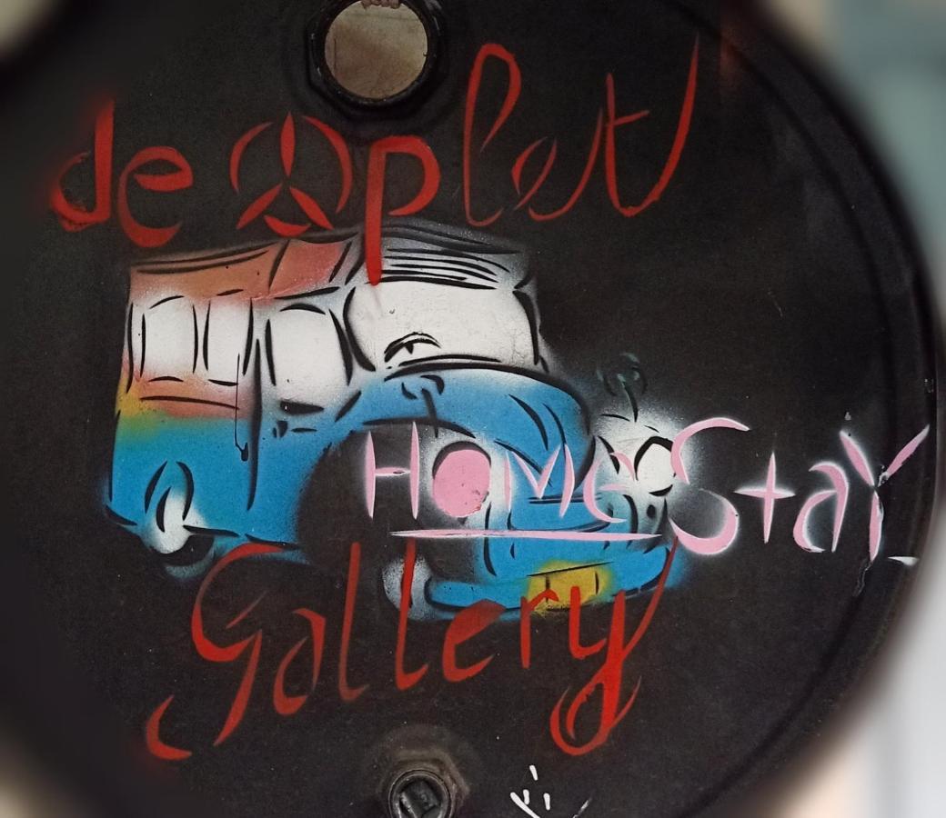 Deoplet Homestay & Gallery Джок'якарта Екстер'єр фото