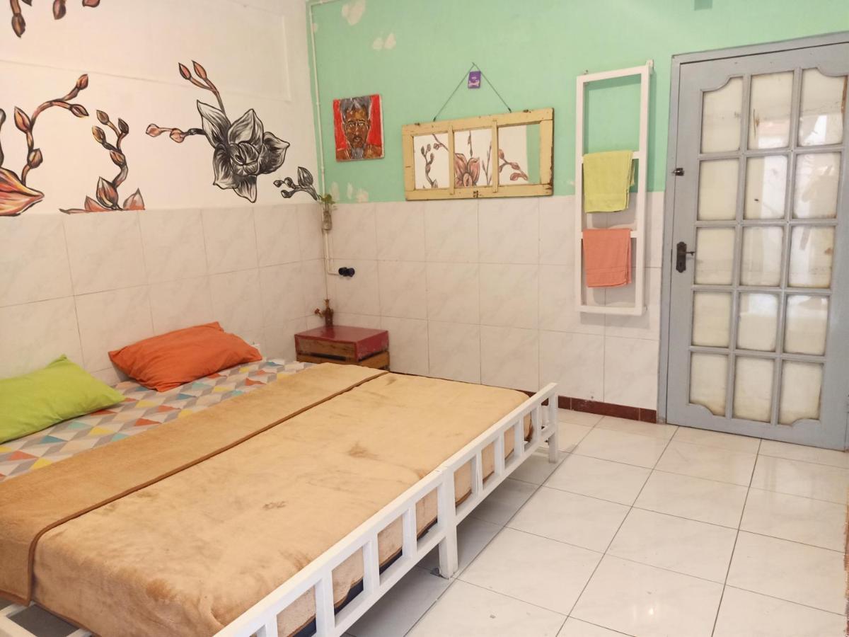 Deoplet Homestay & Gallery Джок'якарта Екстер'єр фото